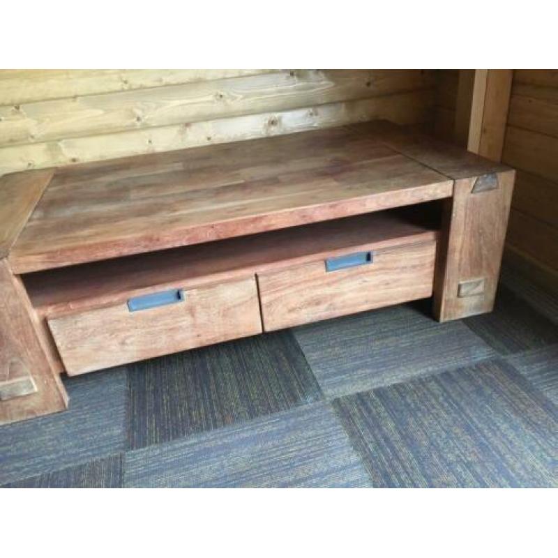 Handgemaakte zware massief houten salontafel 146x80x45 cm