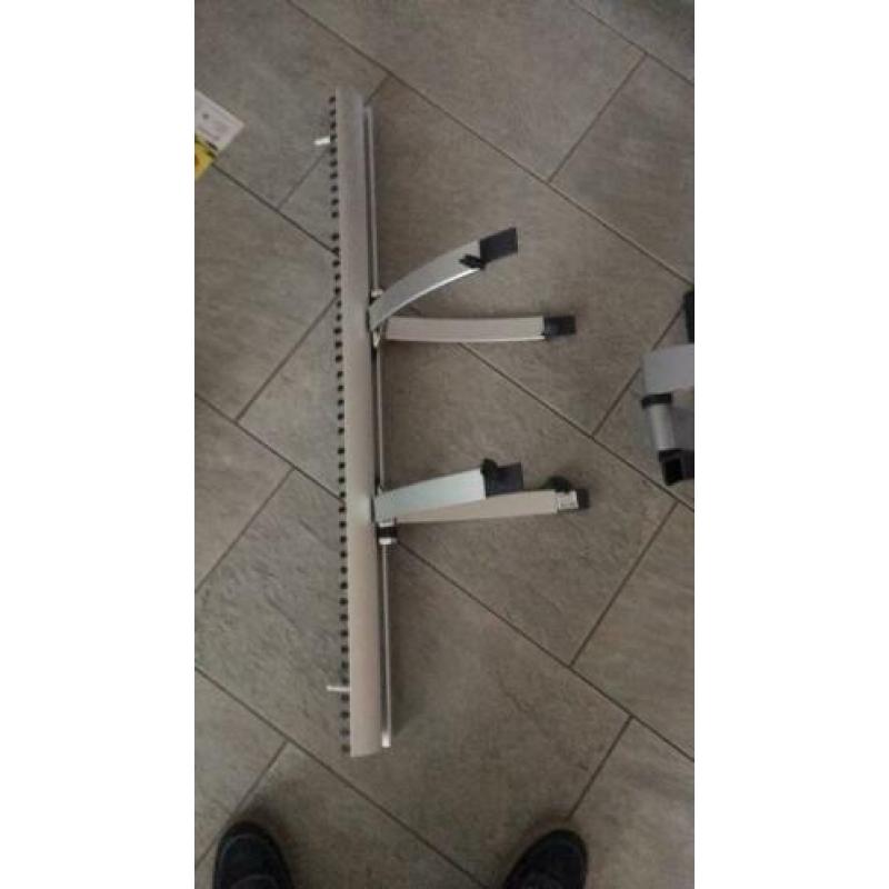 Vogel TV beugel, kabelgoot en 2 audio dragers