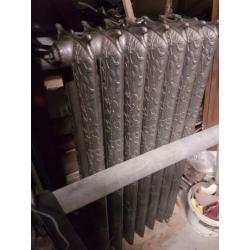 Antieke gerestaureerde radiator uit 1860 Rococo stijl,