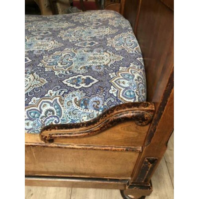 Antiek bed ( twijfelaar)