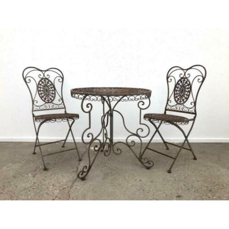 Smeedijzeren brocante tuinset; tafel + 2 stoelen, vintage