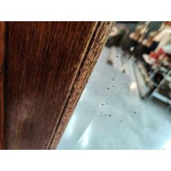 Antieke spiegel met facet geslepen glas.