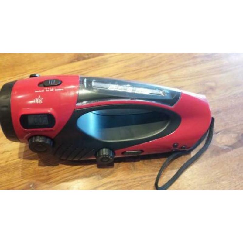 Zaklamp met ingebouwde radio. Led verlichting.