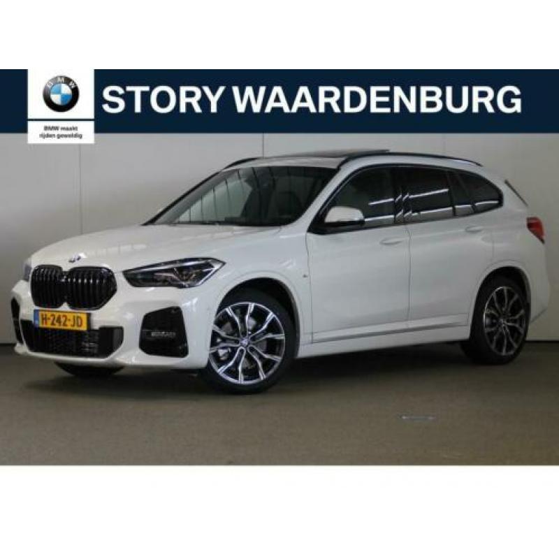 BMW X1 sDrive20i High Executive / Trekhaak / Head-Up Display