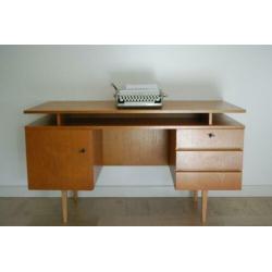Vintage houten bureau met ladeblok en kastje