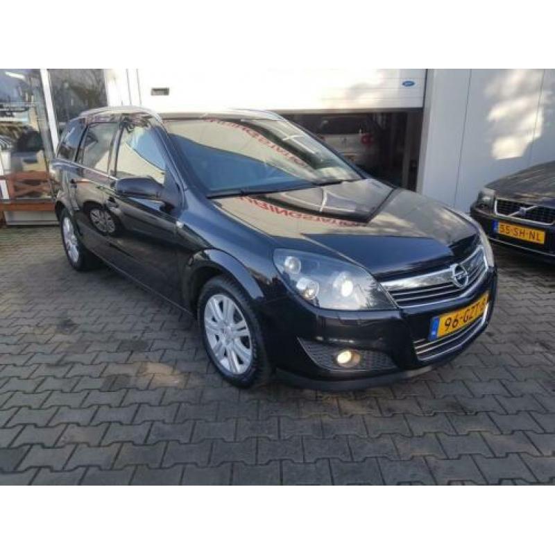 Opel Astra Wagon 1.9 CDTi Cosmo NAVI..PDC..CLIMA