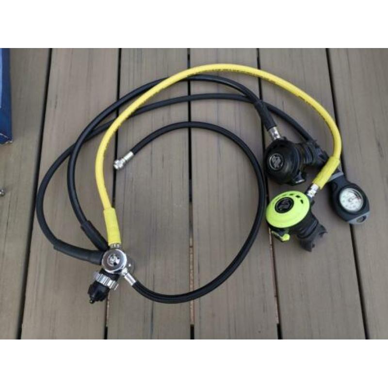 Apeks DS4 en 2x ATX40 en Mares manometer. ALS NIEUW