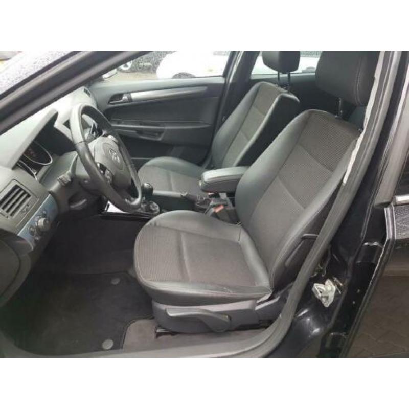 Opel Astra Wagon 1.9 CDTi Cosmo NAVI..PDC..CLIMA