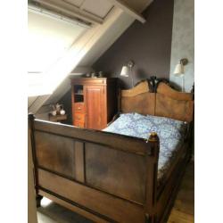 Antiek bed ( twijfelaar)