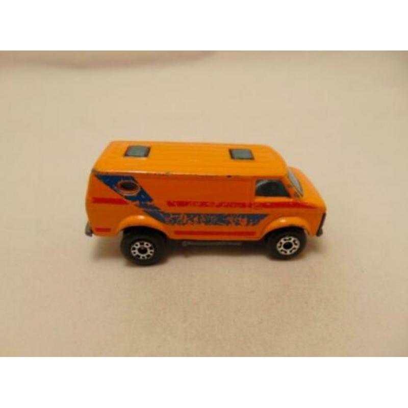 Chevrolet van 1975 1:74 Matchbox mb 68 oranje