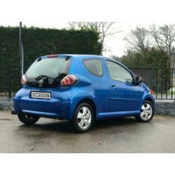 Toyota Aygo 1.0-12V Dynamic Blue *Airco* *LM Velgen*
