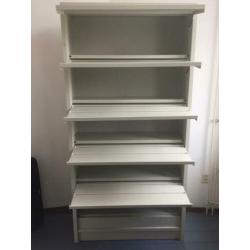 Stalen archiefkast met tijdschrift houder
