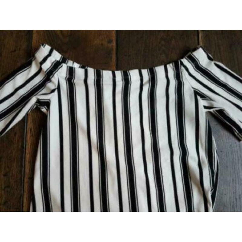 Leuke Off shoulder top maat XS/S