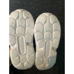 Adidas schoenen mt 22