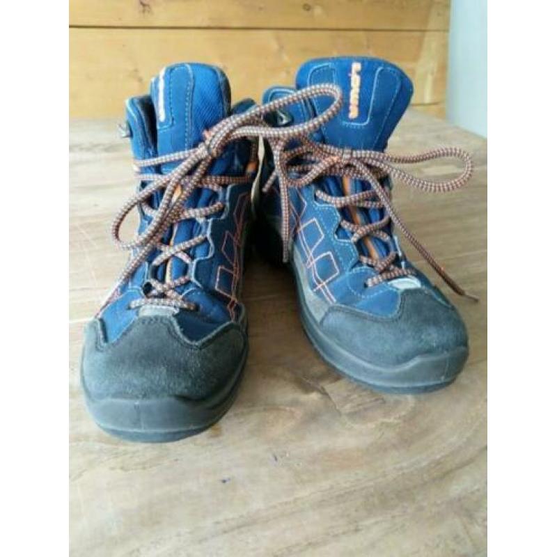 Wandelschoenen Lowa maat 32