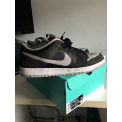 Nike SB Dunk Low shadow pack