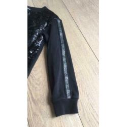 Gave sweatstof jurk met voorkant van pailletten maat 146/152