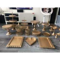 TE HUUR Goud kleurige set 18 delig
