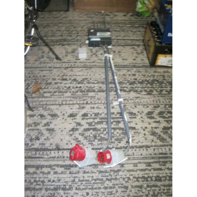 verdeelkast 400v naar 2x400v en 4x 230 volt