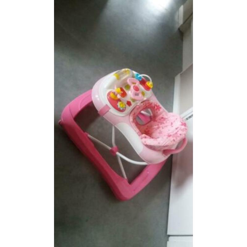 Qute loopstoel roze v.a. circa 6 mnd
