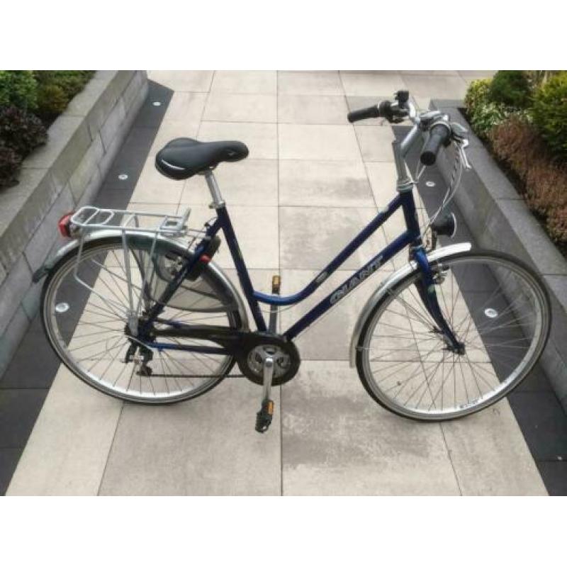 Giant damesfiets............mooi en voordelig!