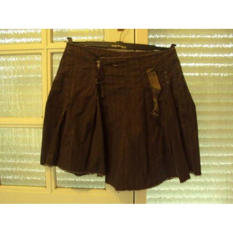 Trendy kort bruin katoenen stretch rok IKKS 38 M nieuwstaat