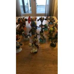 Skylanders 32 poppetjes voor playstation 4 en 3