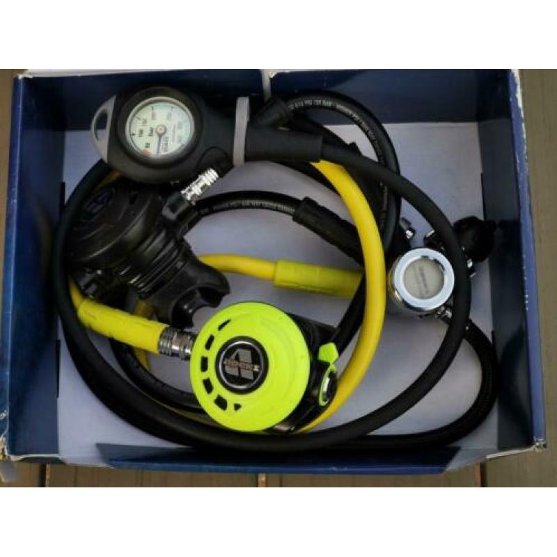 Apeks DS4 en 2x ATX40 en Mares manometer. ALS NIEUW