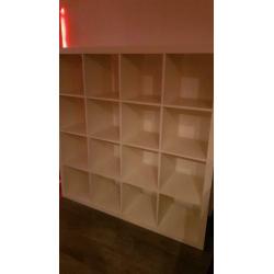Witte hoogglans Expedit (nu Kallax) vakken kast
