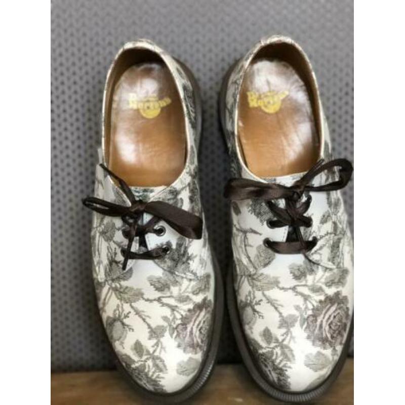 Dr. Martens laag maat 38