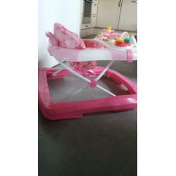 Qute loopstoel roze v.a. circa 6 mnd