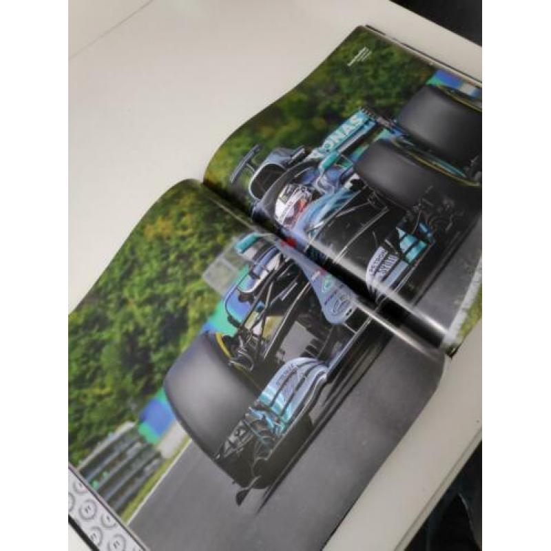 World championship yearbook 2018 formula 1