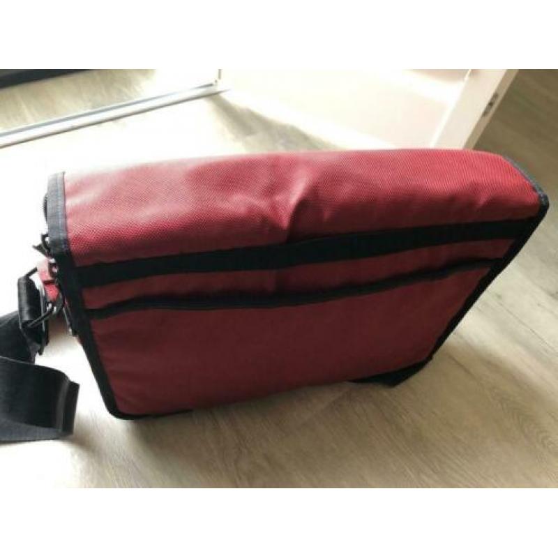 rode laptoptas in uitstekende (zgan) conditie