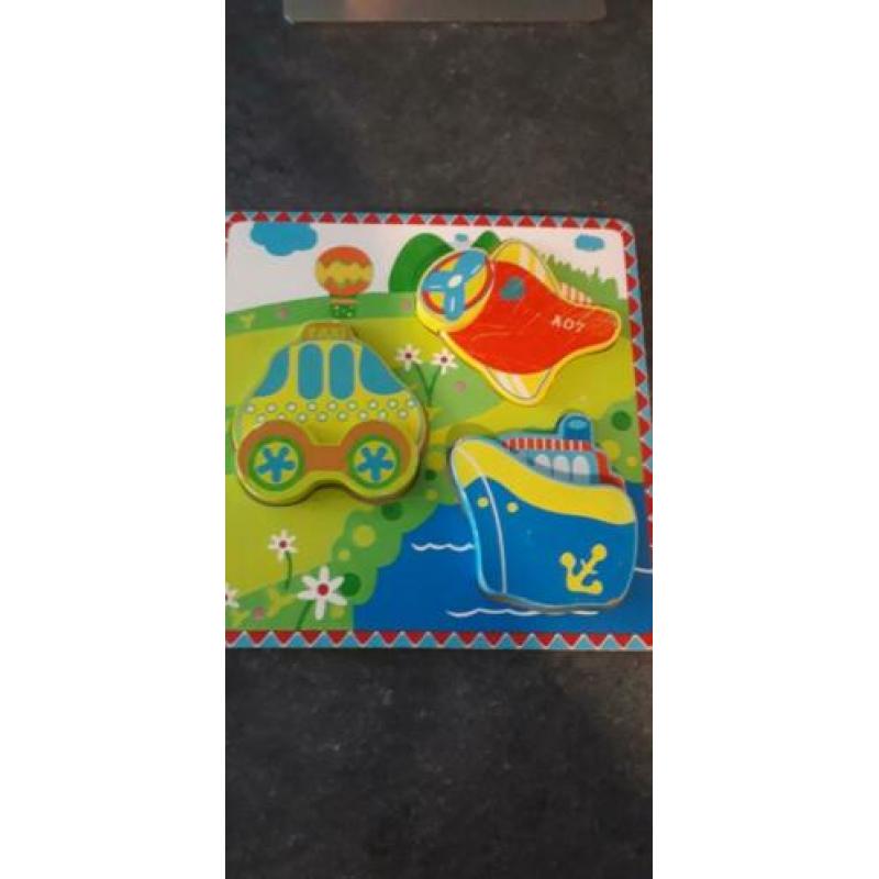 Houten puzzels en 1 visspel met magneet