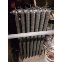 Antieke gerestaureerde radiator uit 1860 Rococo stijl,