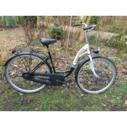 Stevige, soepel fietsende en complete dames-stadsfiets