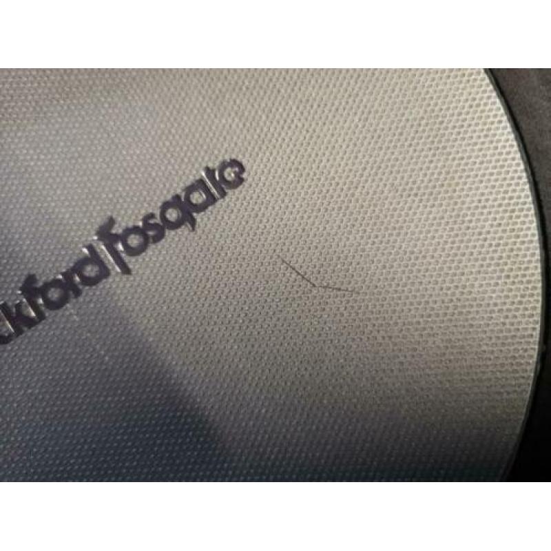 Rockford Fosgate Punch p1 dubbele 10'' met Gepoorte kist.