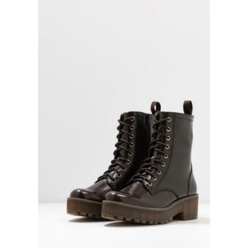 Zgan laarsjes van Monki mt 37 dr marents style zara