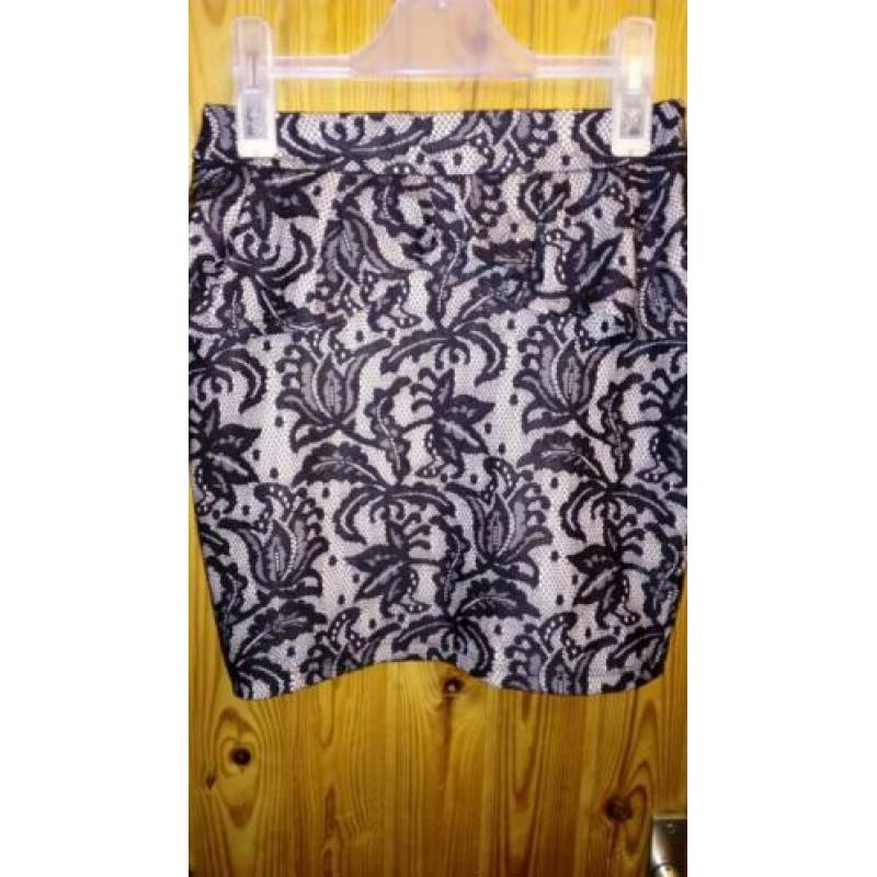Elisabetta franchi rokje 32 xs mini kant NIEUW stretch