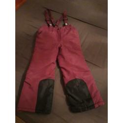 Skipak maat 110, gekocht bij Perry Sport. 1 week aangehad.