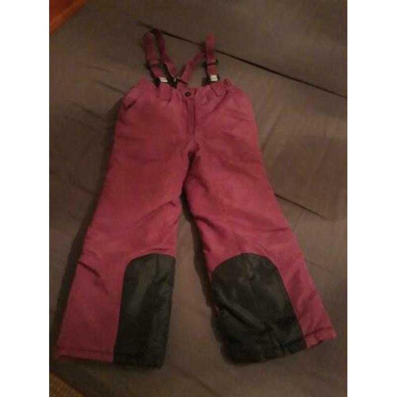 Skipak maat 110, gekocht bij Perry Sport. 1 week aangehad.