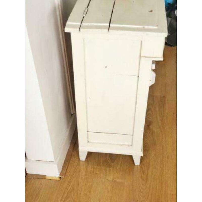 Antiek/ brocante/ vintage klepkastje