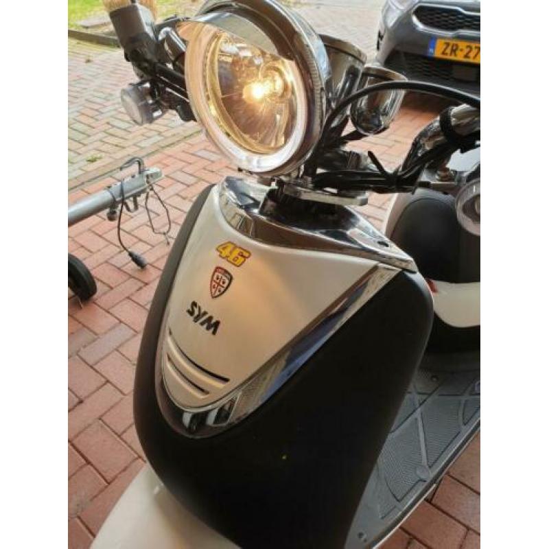 Sym brom scooter nieuwstaat , snel
