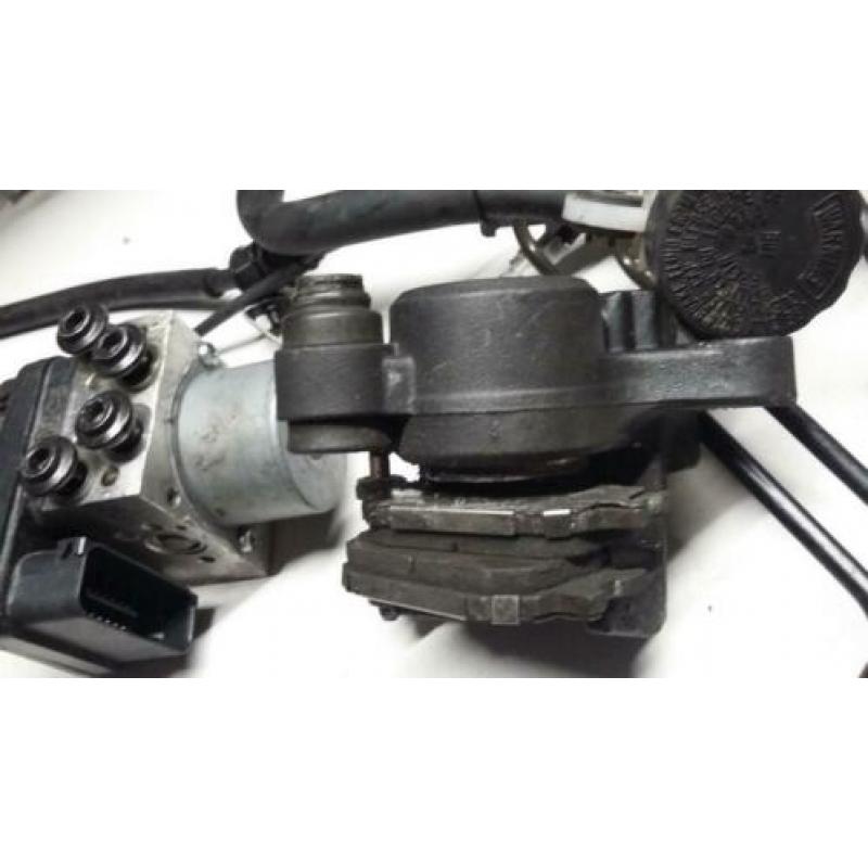 MT-07 ABS pomp compleet achterrempomp en voorrempomp