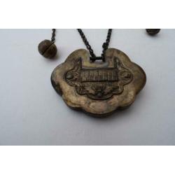 ANTIEK CHINESE ZILVEREN HANGER AAN COLLIER 1644-1911nr1