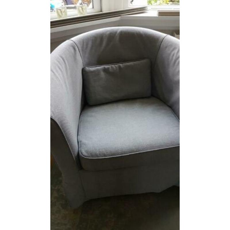 Ikea Tullsta fauteuil stoel met Nordvalla middengrijze hoes.