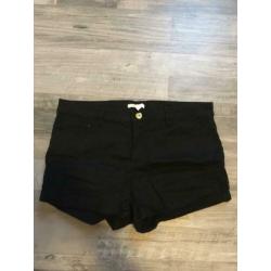 Korte, zwarte spijker broek van H&M maat 40 (Short)