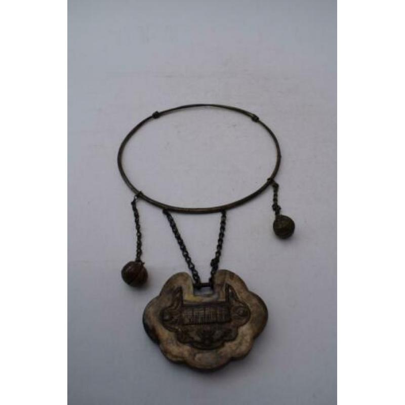 ANTIEK CHINESE ZILVEREN HANGER AAN COLLIER 1644-1911nr1