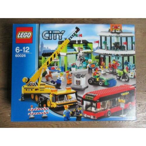 LEGO City STADSPLEIN / TOWN SQUARE * 60026 * Nieuw