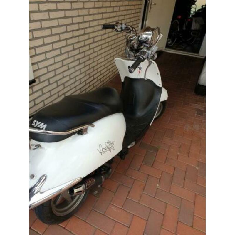 Sym brom scooter nieuwstaat , snel